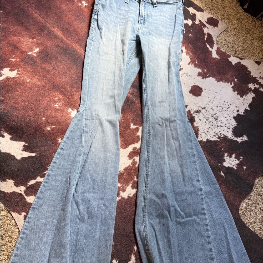 Ariat REAL Denim Women’s Light Blue High Rise Flared Wide-Leg Jeans - Picture 4 of 4